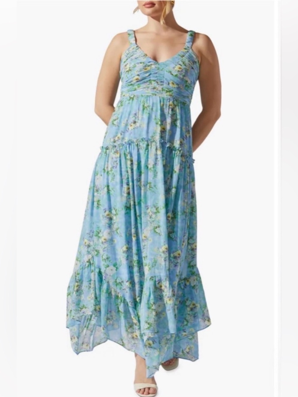 ASTR The Label Floral Shirred V-Neck Maxi Dress